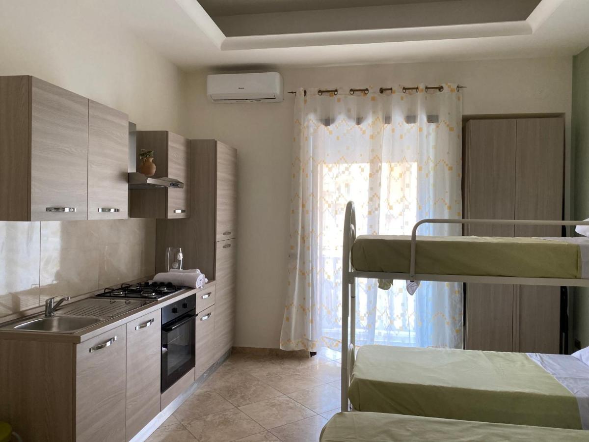 Falu Napoli Centro Camera Con Cucina E Bagno Privato Hotel Exterior photo